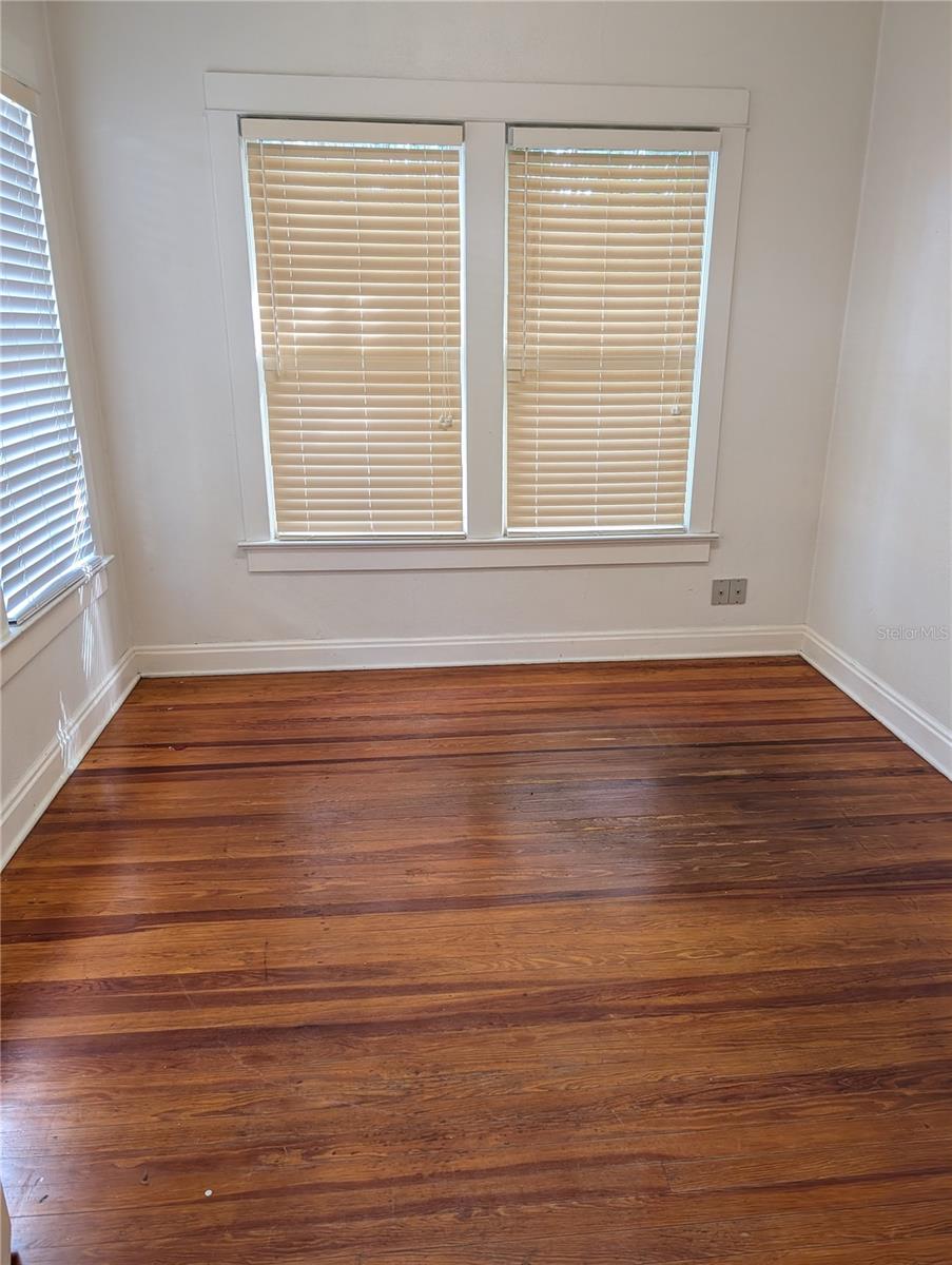 Image 18 of 34 For 1427 Fort King Street