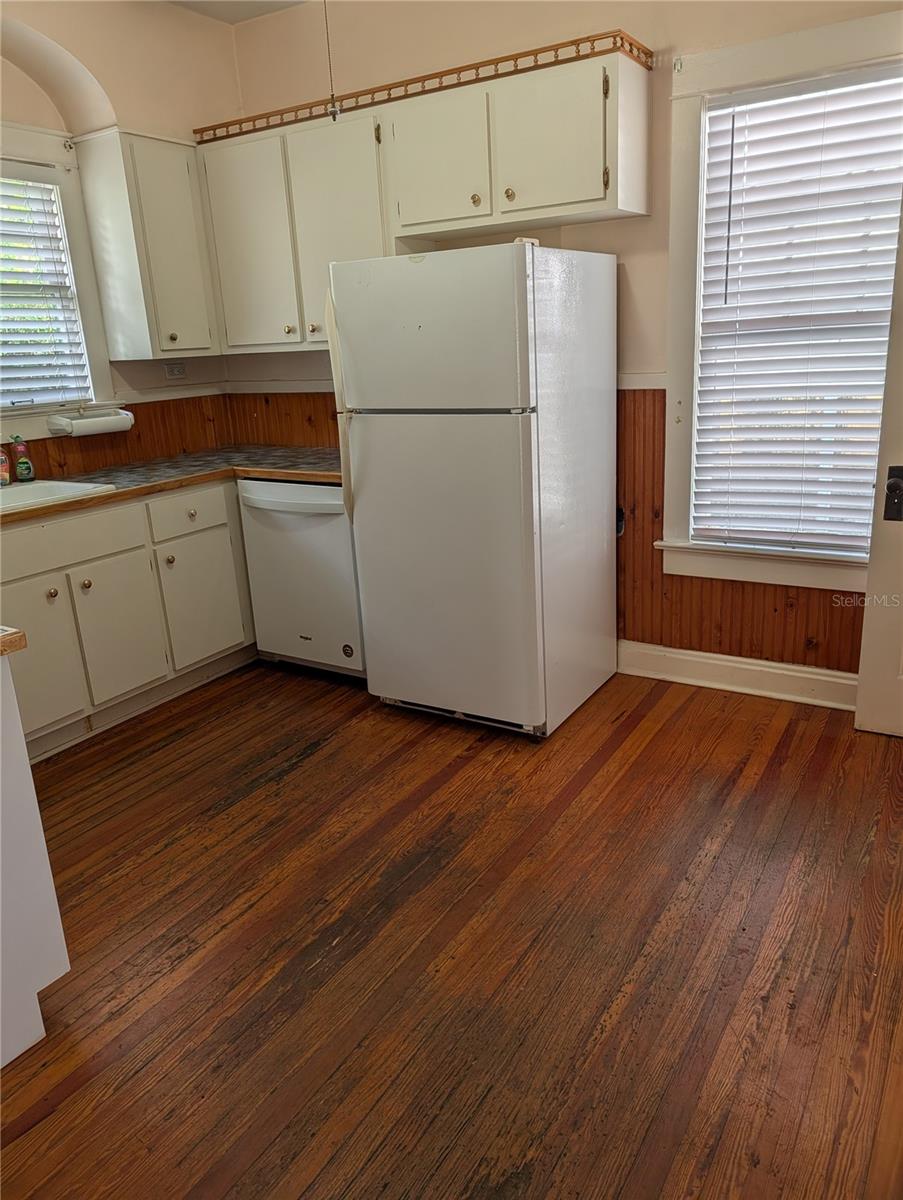 Image 19 of 34 For 1427 Fort King Street