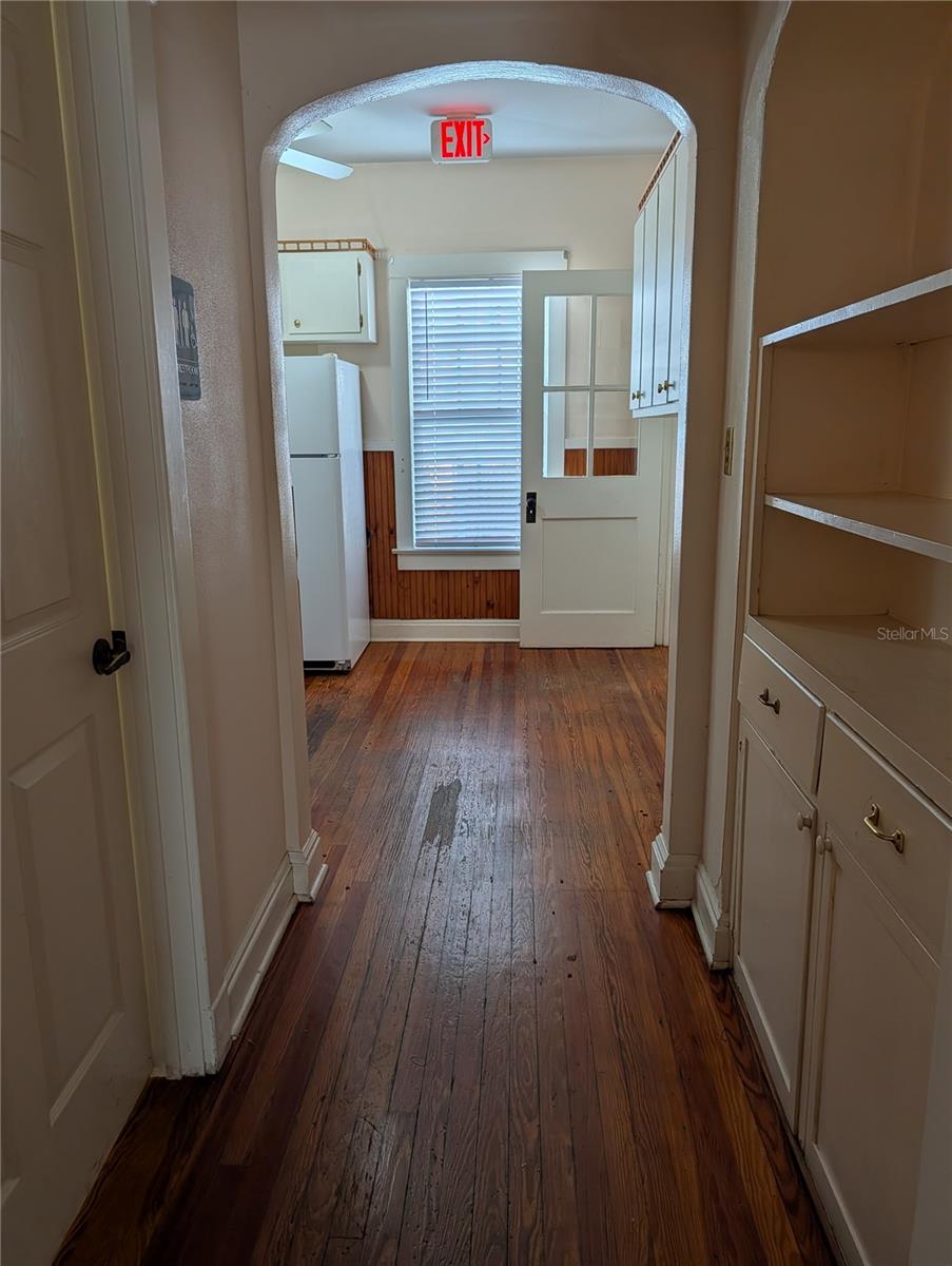 Image 20 of 34 For 1427 Fort King Street