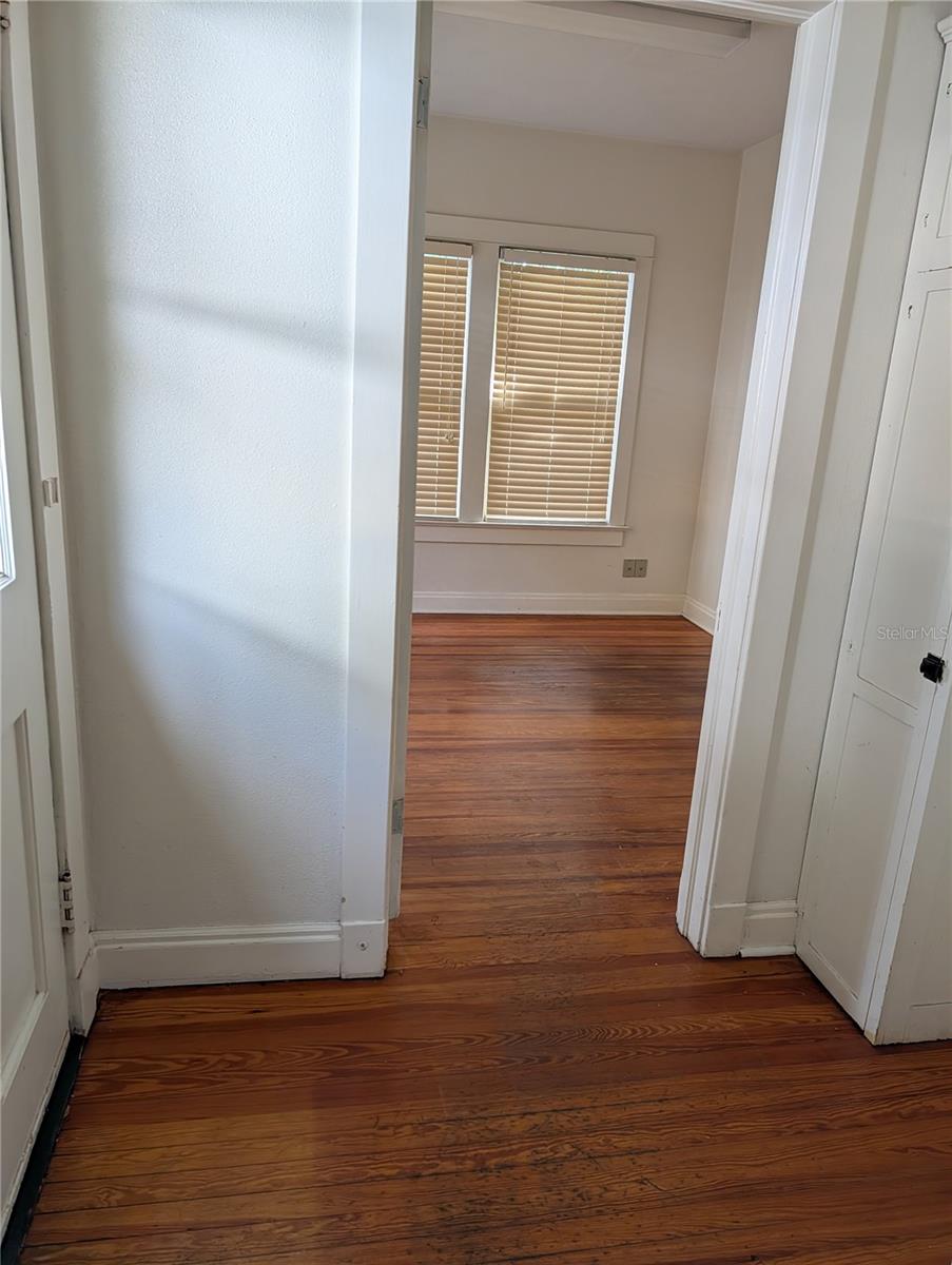 Image 31 of 34 For 1427 Fort King Street