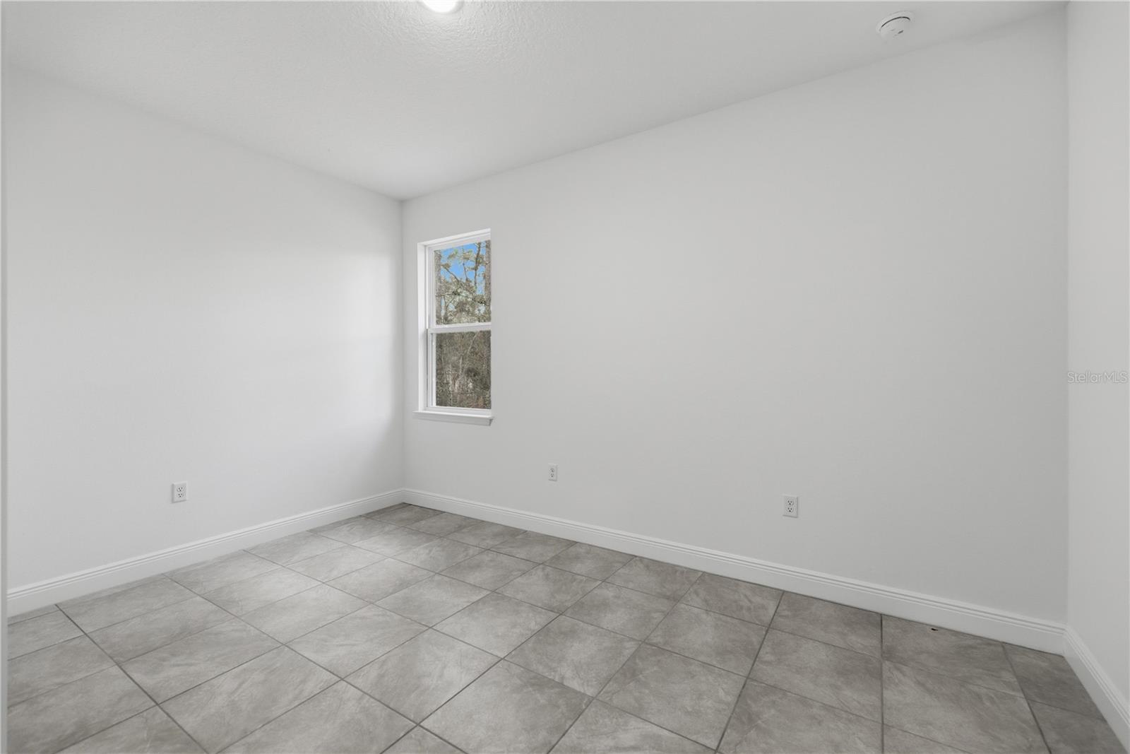 Image 23 of 28 For 15936 35th Court Road