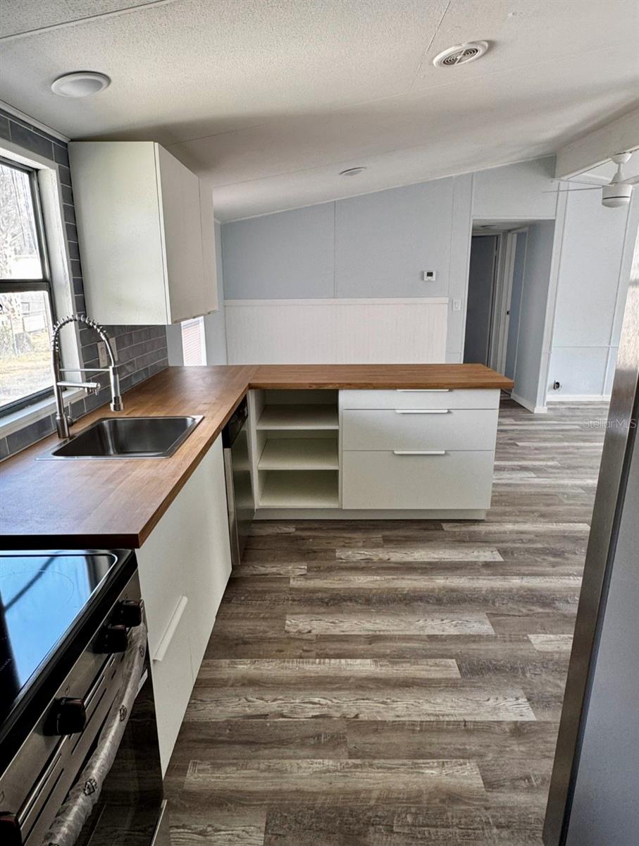 Image 4 of 13 For 3509 92nd Street