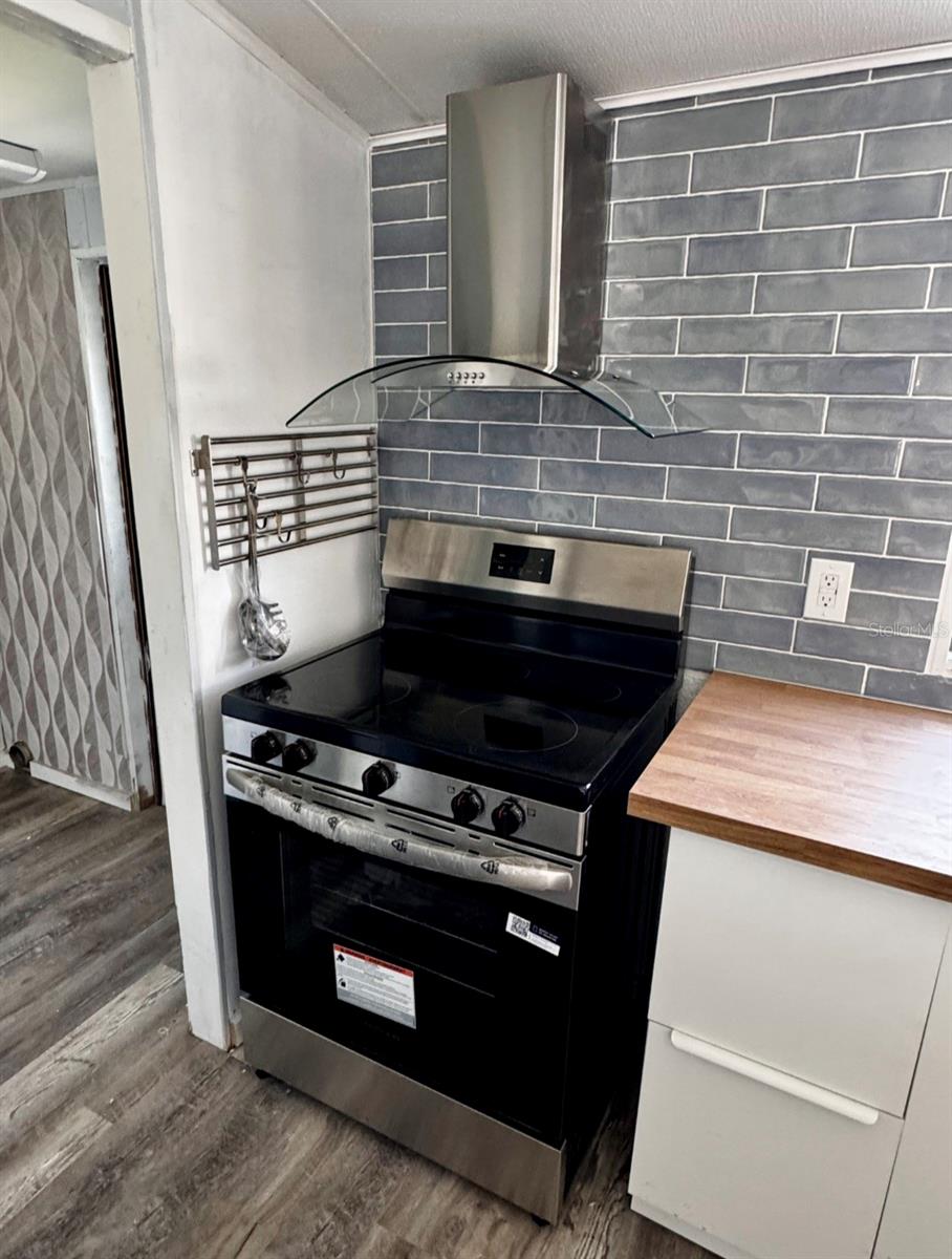 Image 6 of 13 For 3509 92nd Street