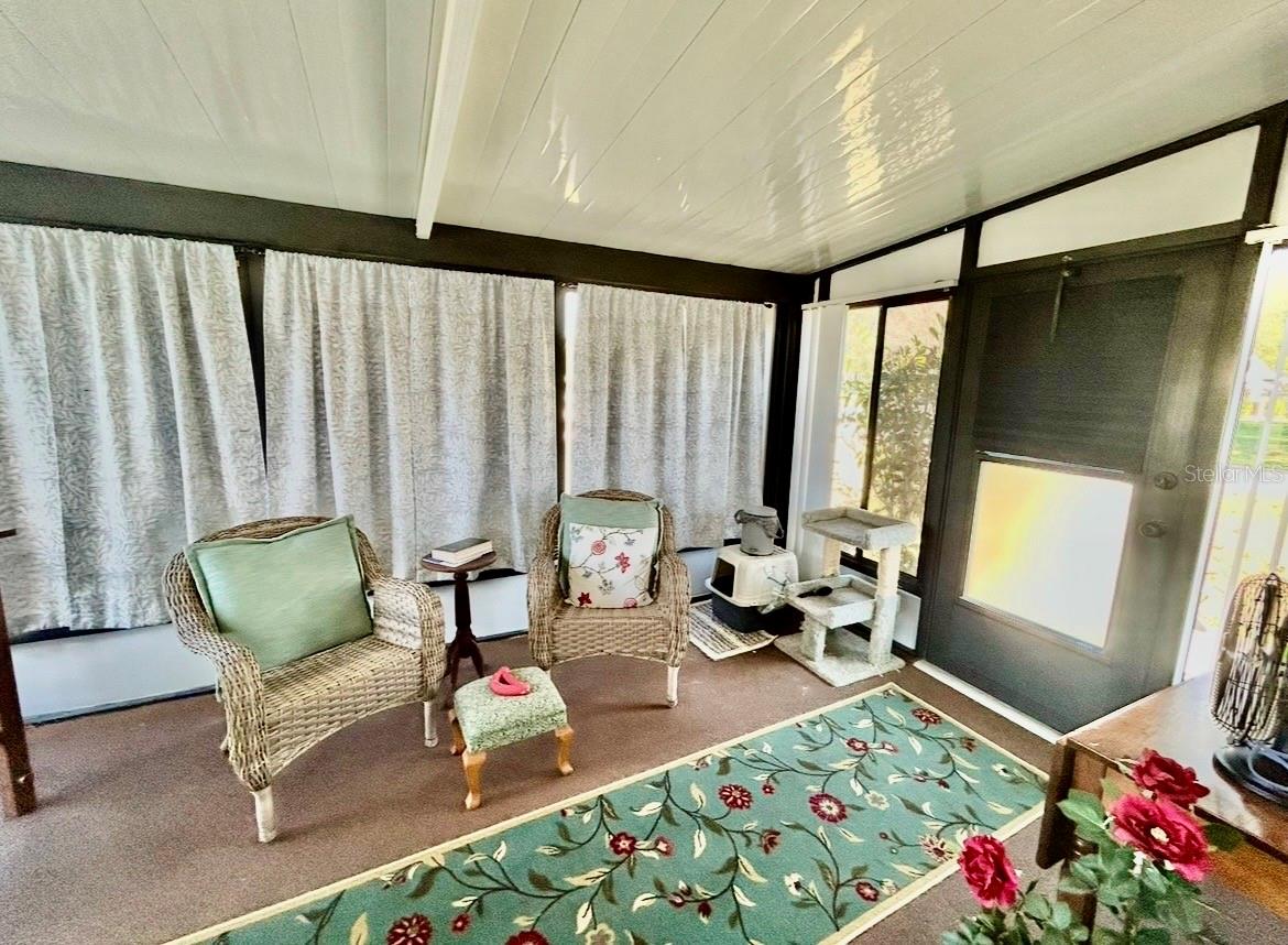 Image 11 of 18 For 10400 98th Avenue