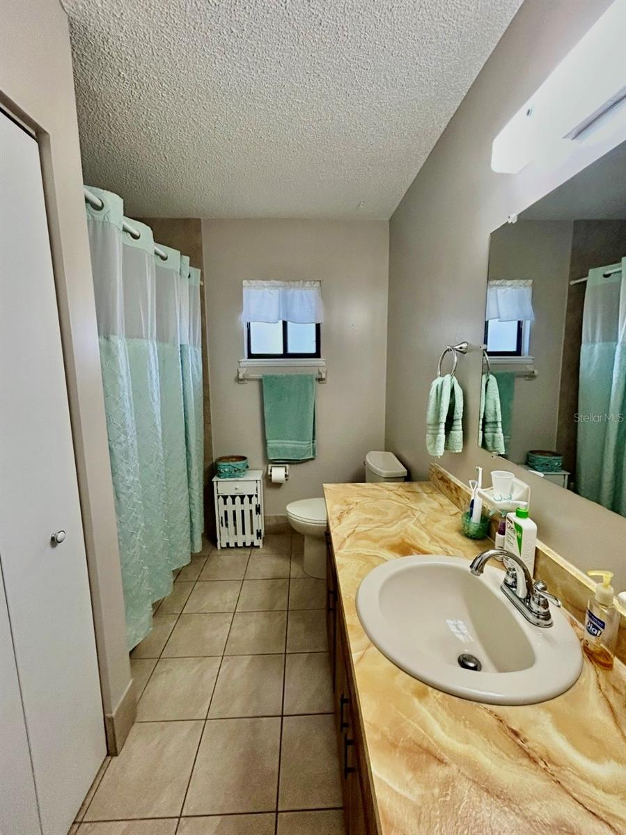 Image 12 of 18 For 10400 98th Avenue