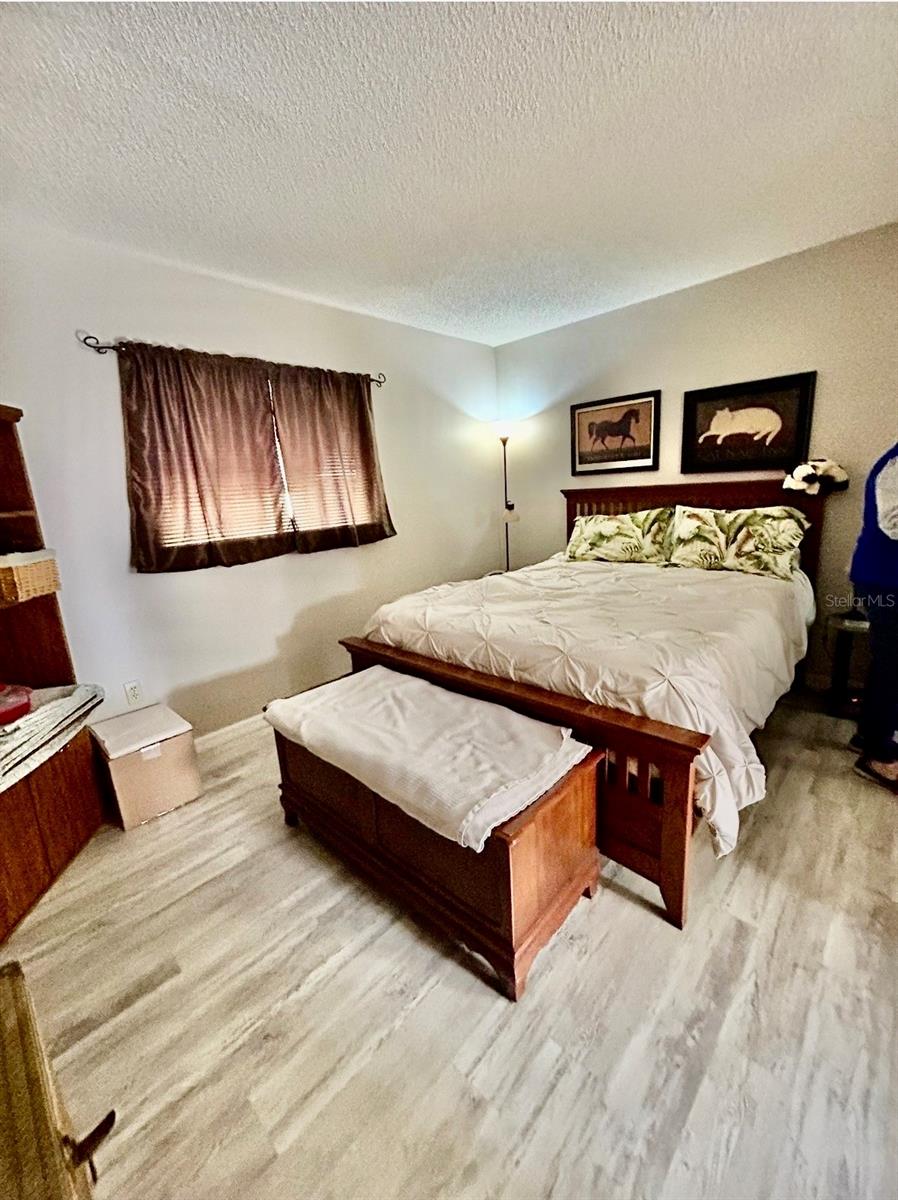 Image 17 of 18 For 10400 98th Avenue