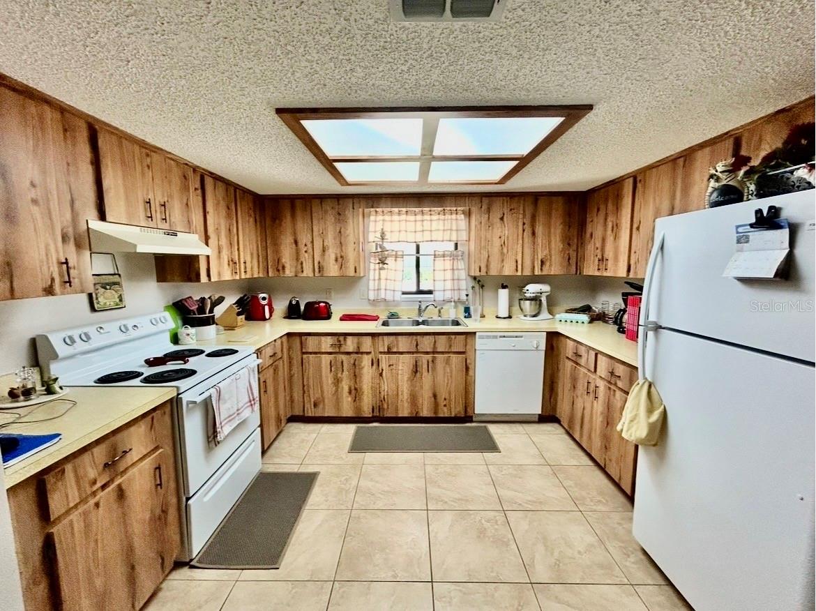 Image 2 of 18 For 10400 98th Avenue