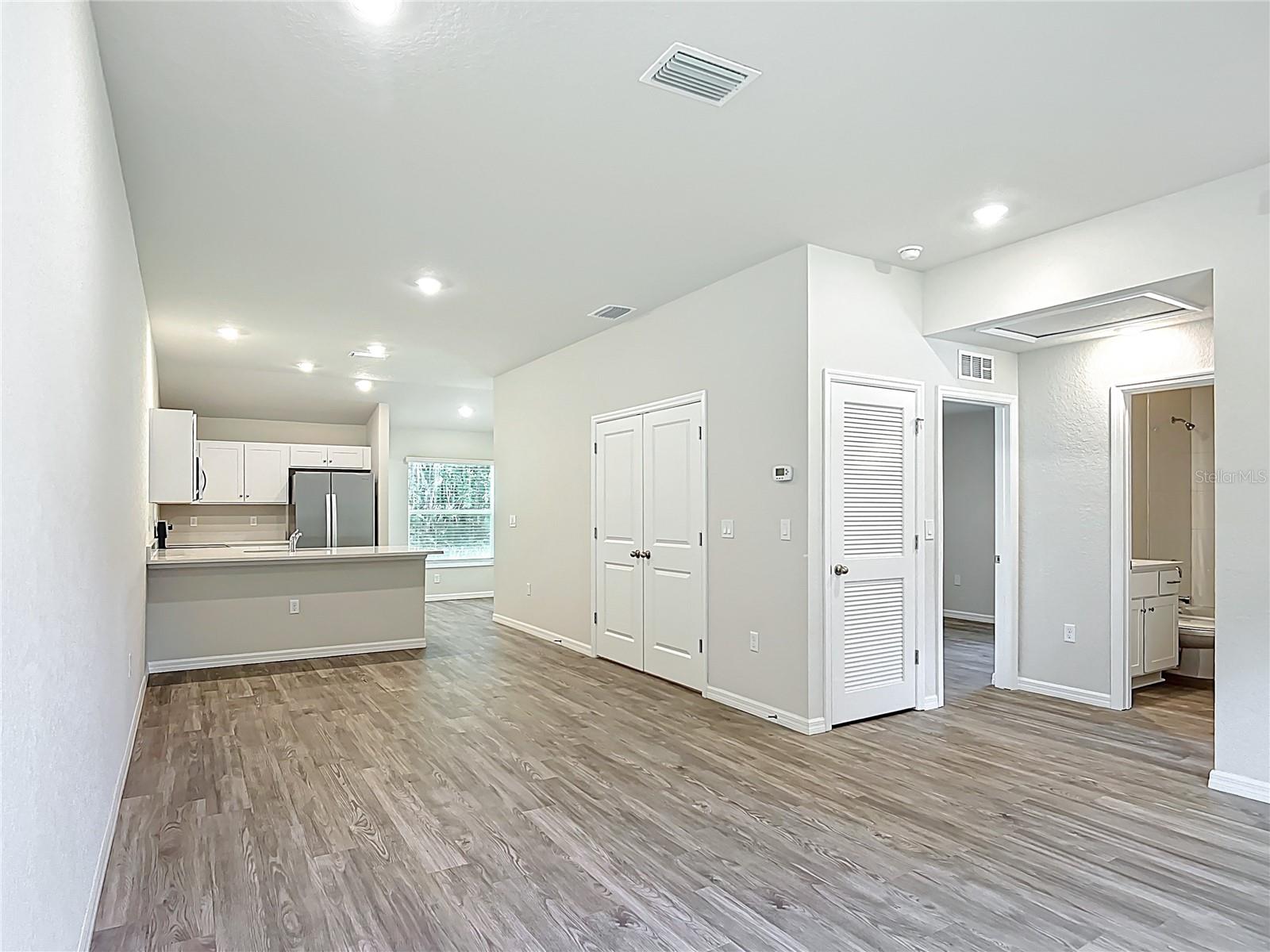 Image 2 of 9 For 10109 Tramore Avenue