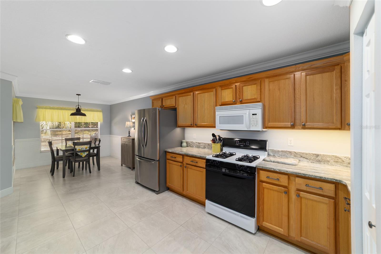 Image 23 of 58 For 8125 81st Loop