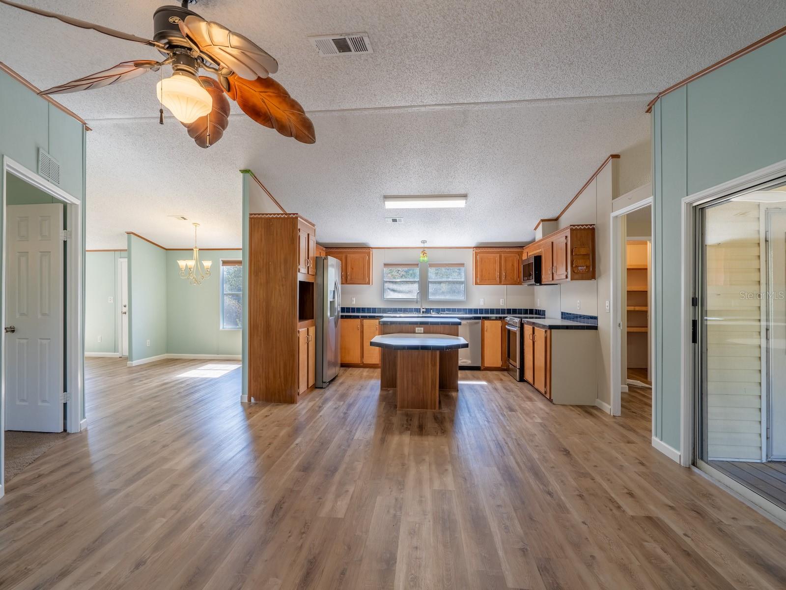 Image 11 of 48 For 15991 236th Lane