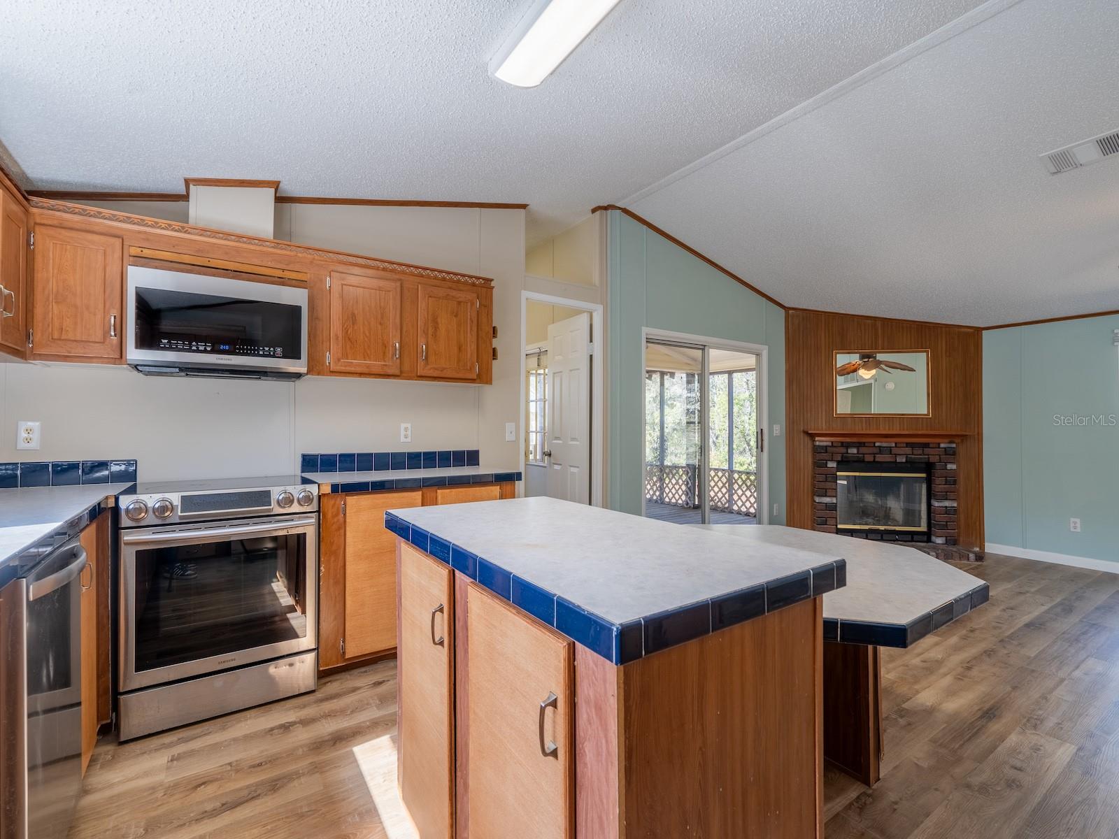 Image 17 of 48 For 15991 236th Lane