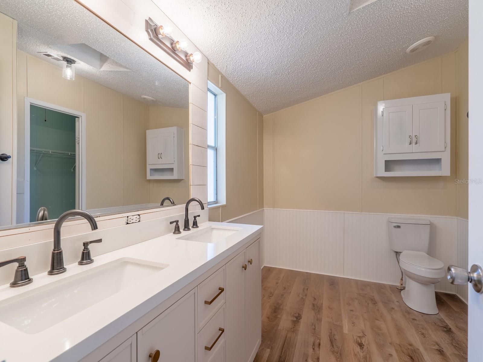 Image 21 of 48 For 15991 236th Lane