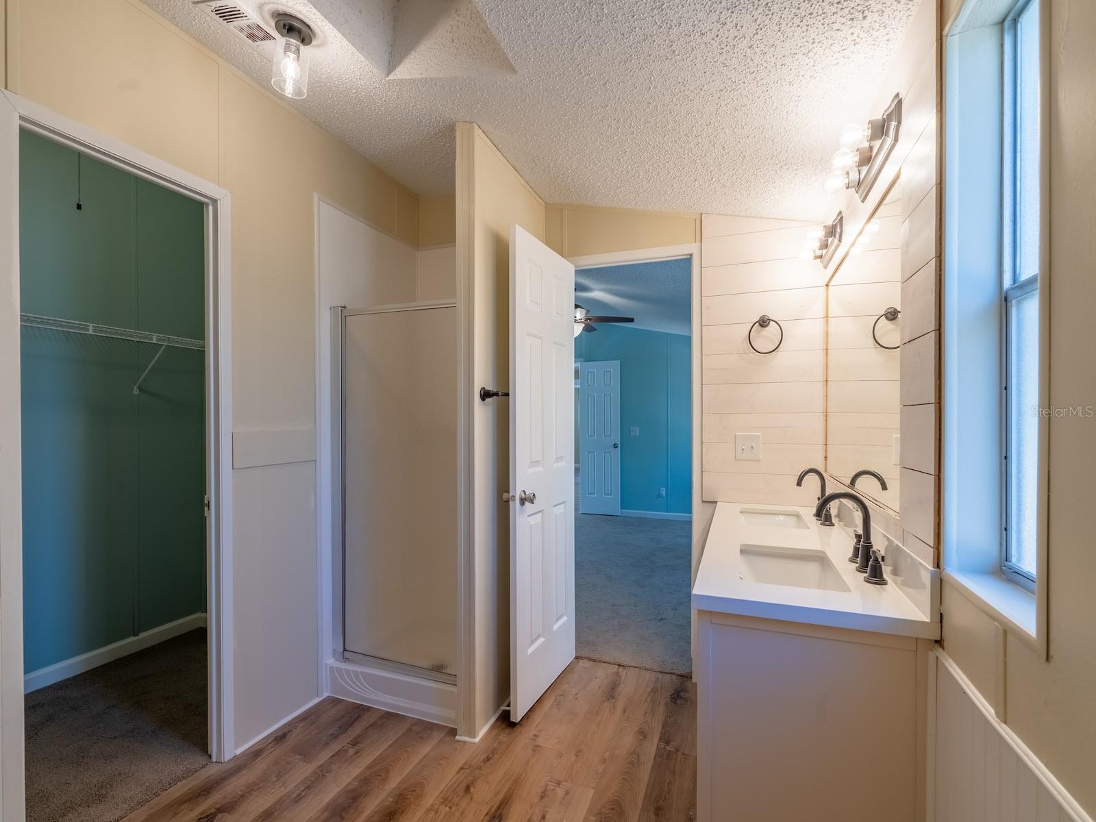 Image 22 of 48 For 15991 236th Lane