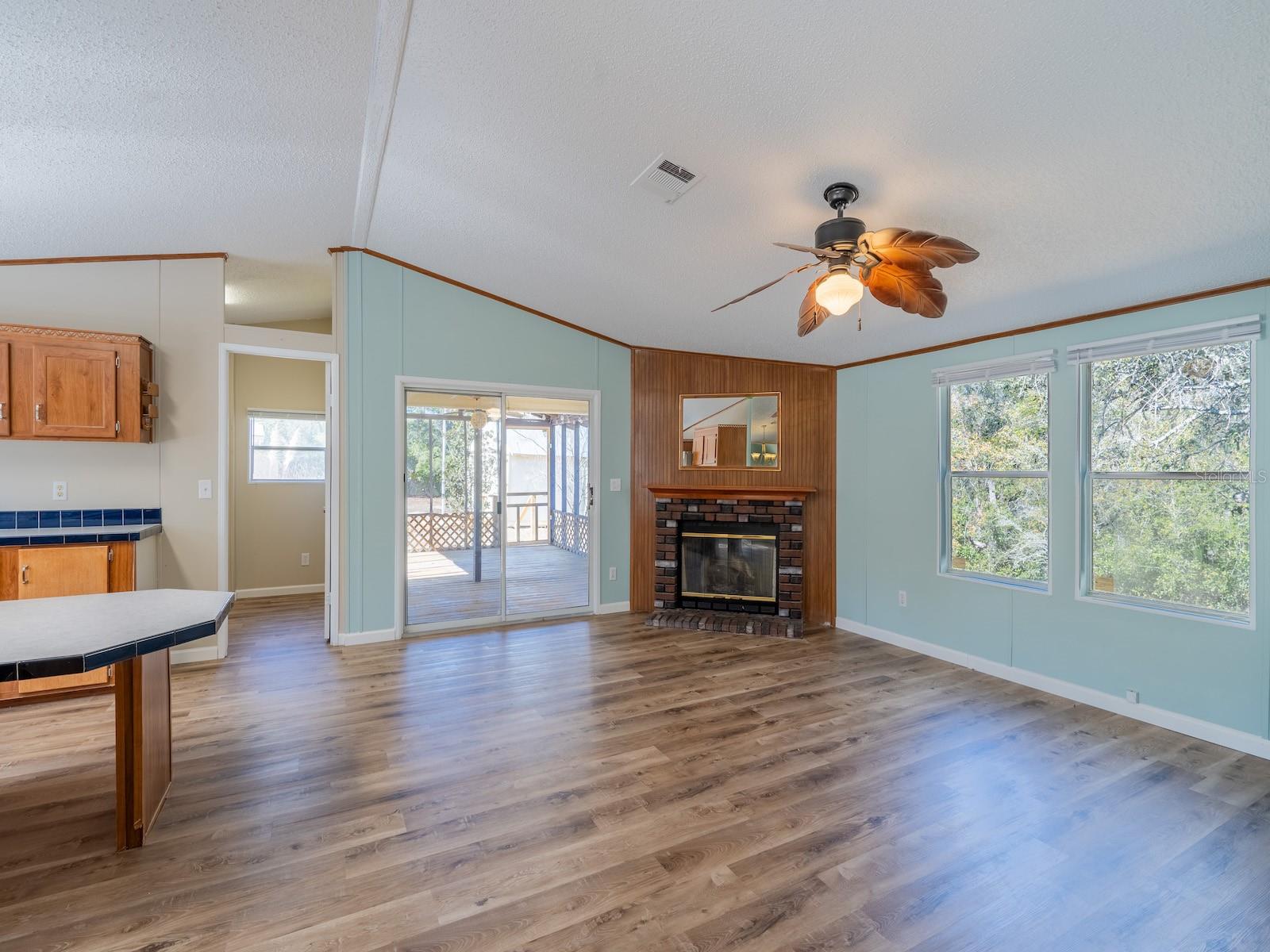 Image 9 of 48 For 15991 236th Lane