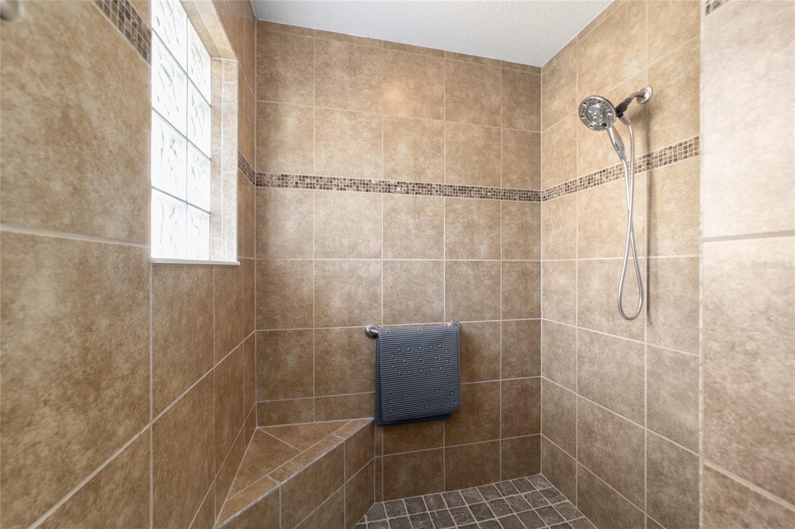 Image 21 of 39 For 2505 Heath Springs Drive