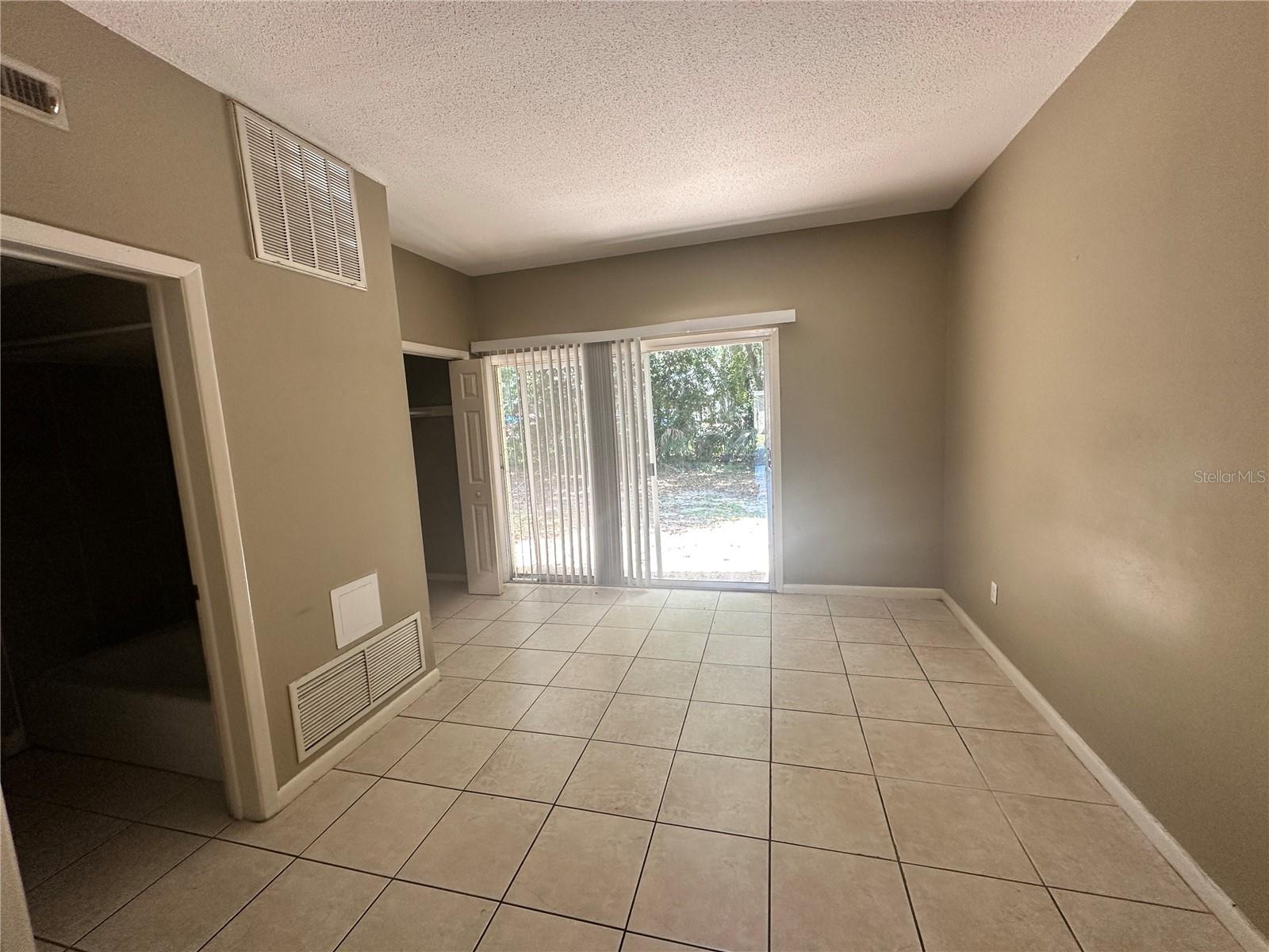 Image 3 of 4 For 2212 Silver Springs Boulevard 13