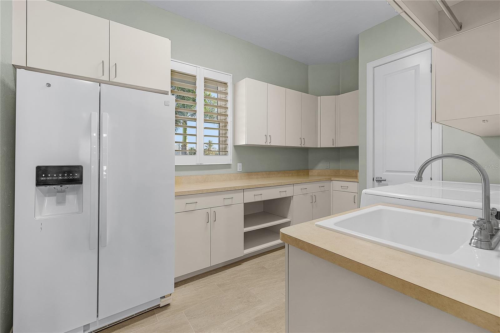 Image 28 of 91 For 24057 Treasure Island Boulevard