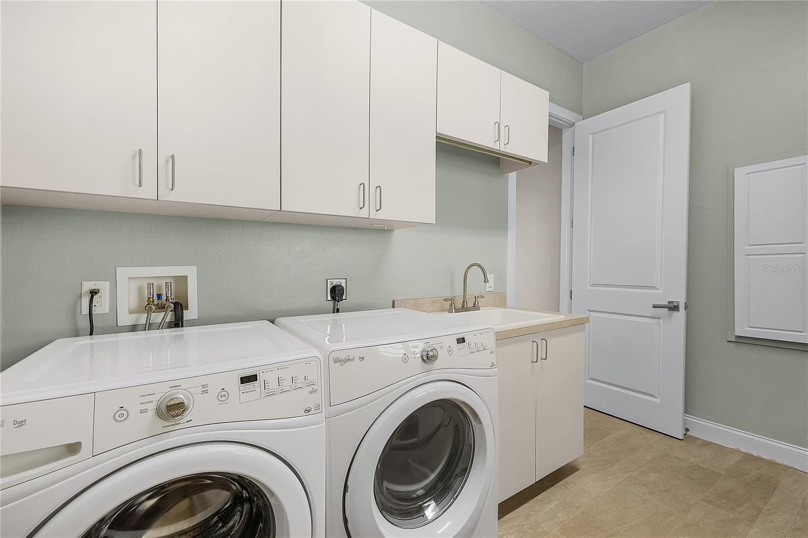 Image 29 of 91 For 24057 Treasure Island Boulevard