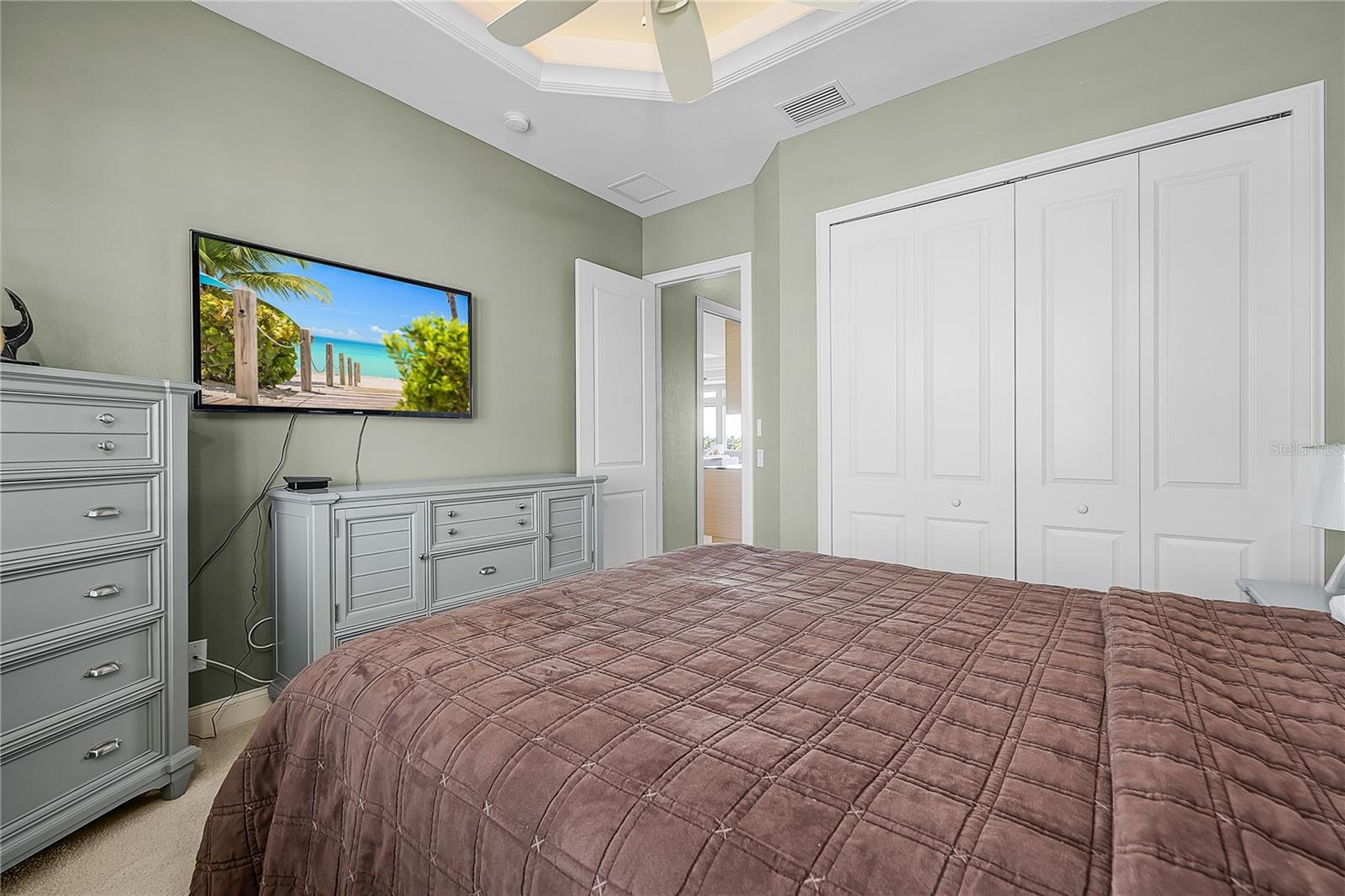 Image 49 of 91 For 24057 Treasure Island Boulevard