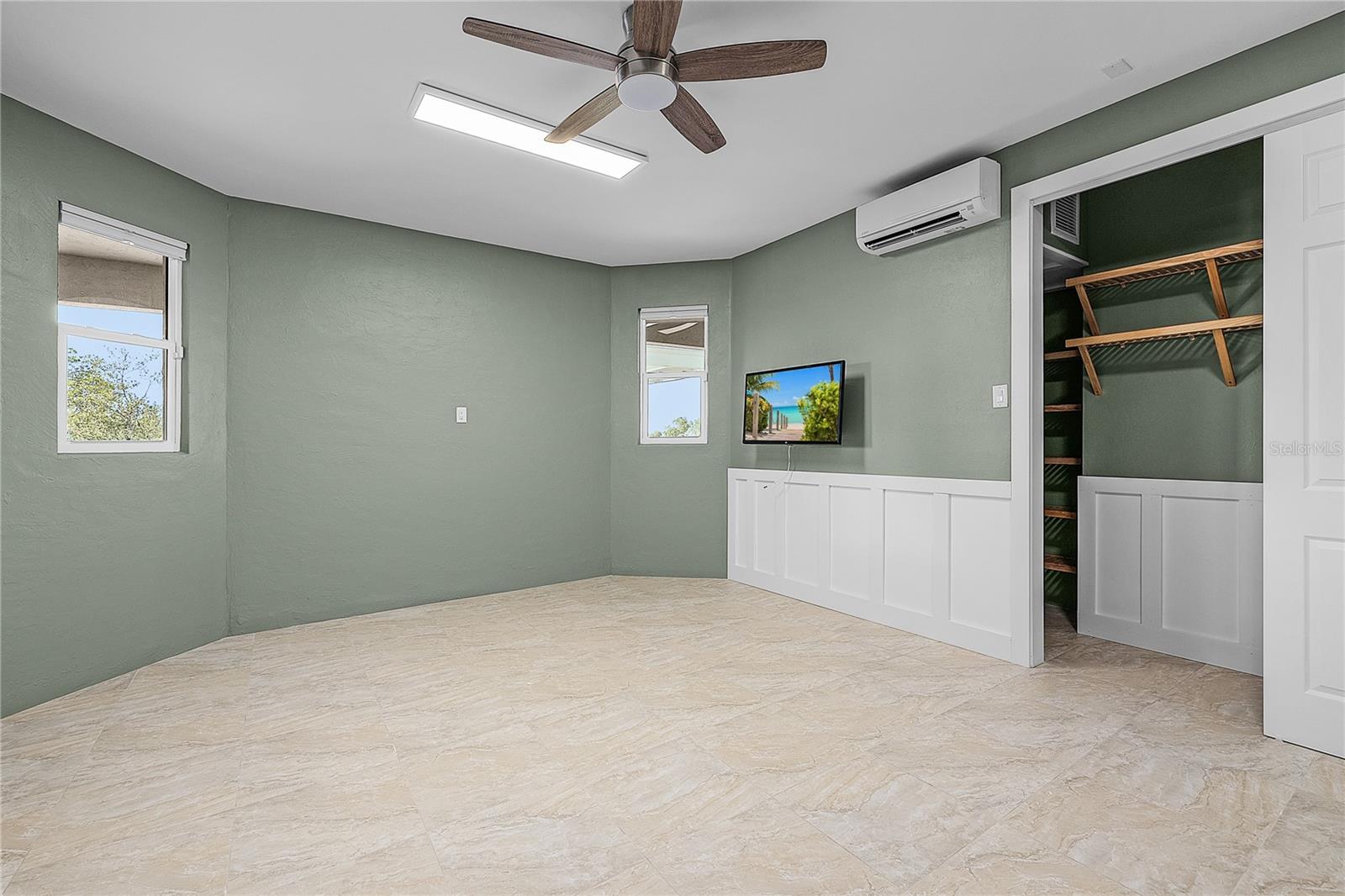 Image 56 of 91 For 24057 Treasure Island Boulevard