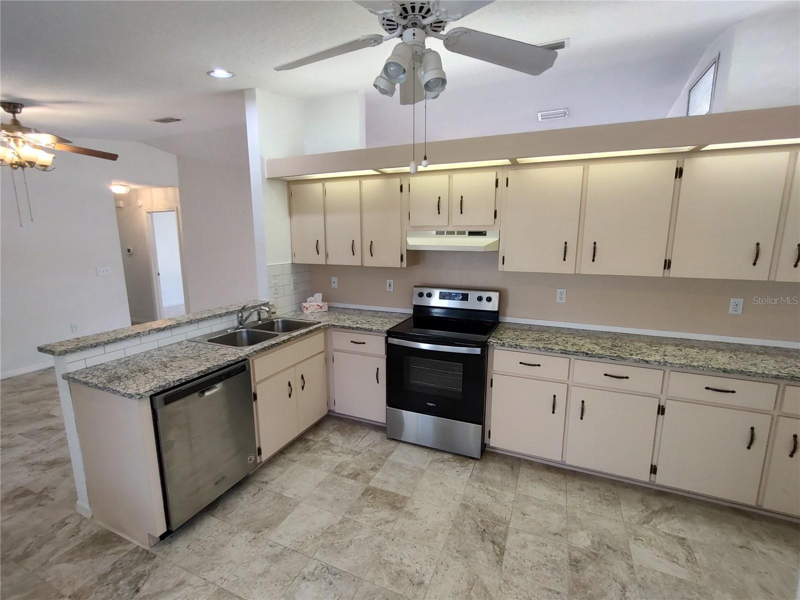 Image 14 of 41 For 8340 108th Loop
