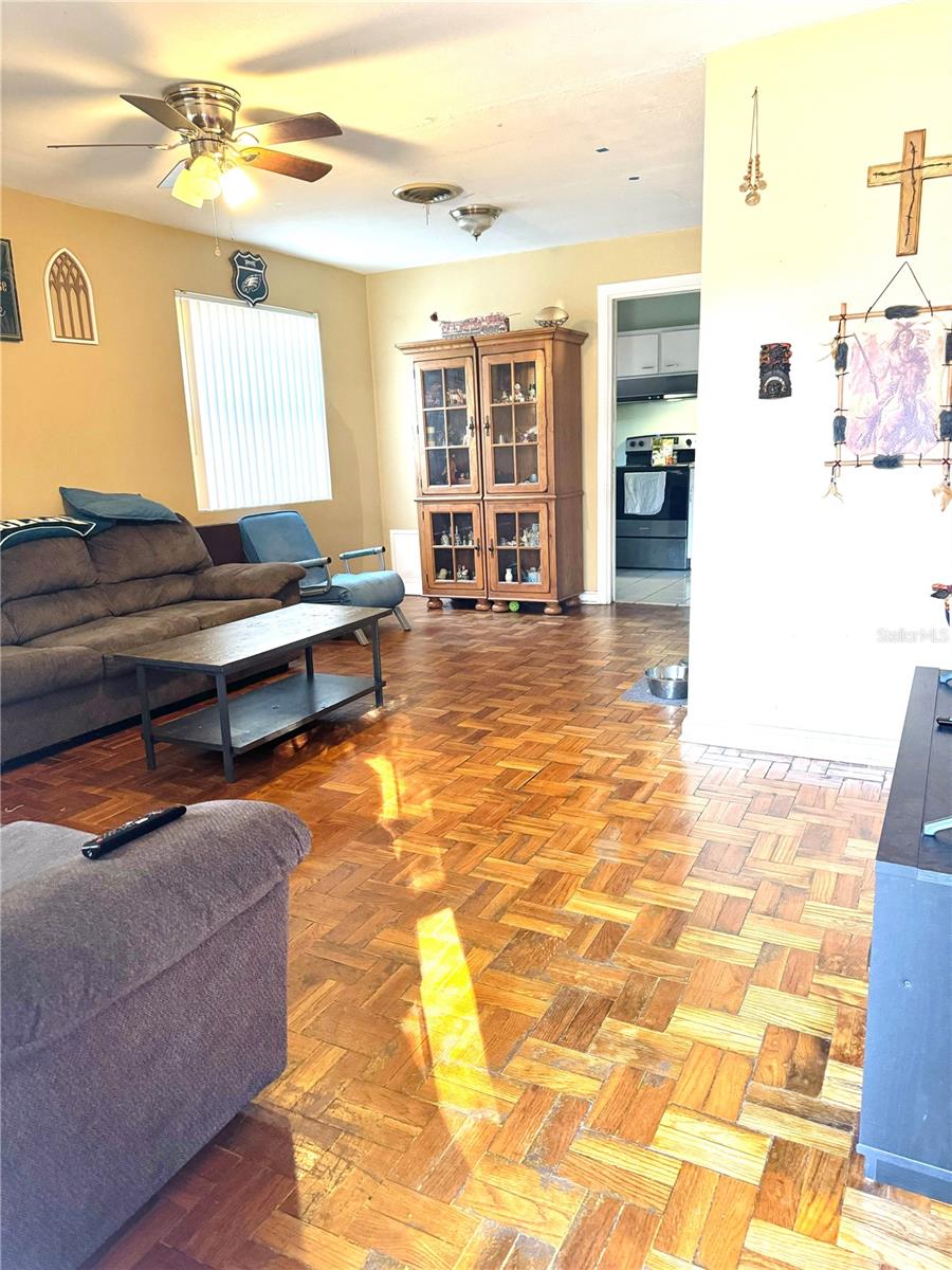 Image 5 of 16 For 909 14th Avenue