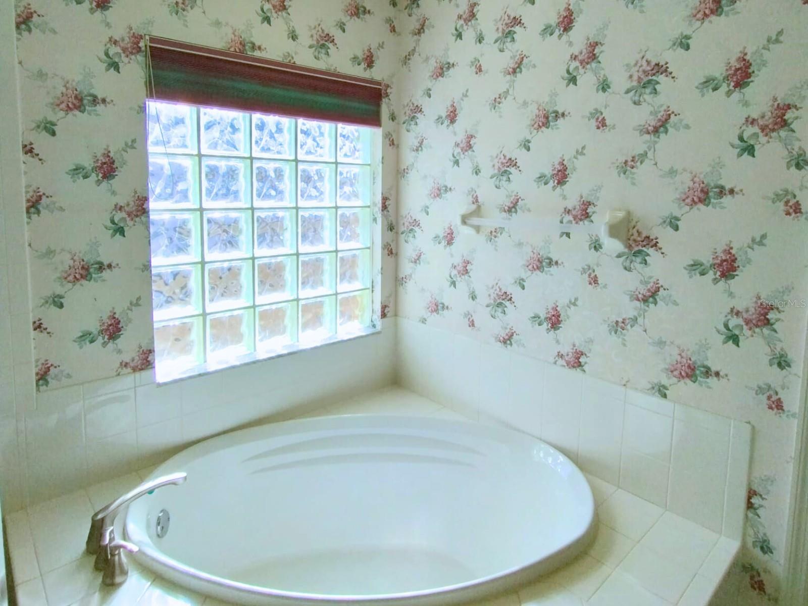 Image 18 of 27 For 6172 101 Place