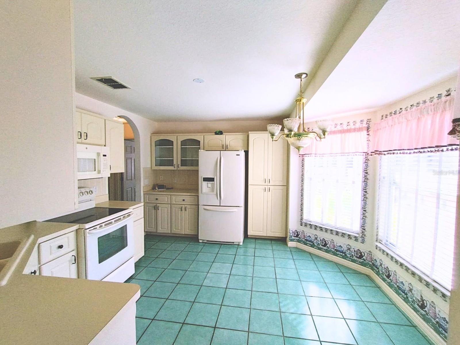 Image 9 of 27 For 6172 101 Place