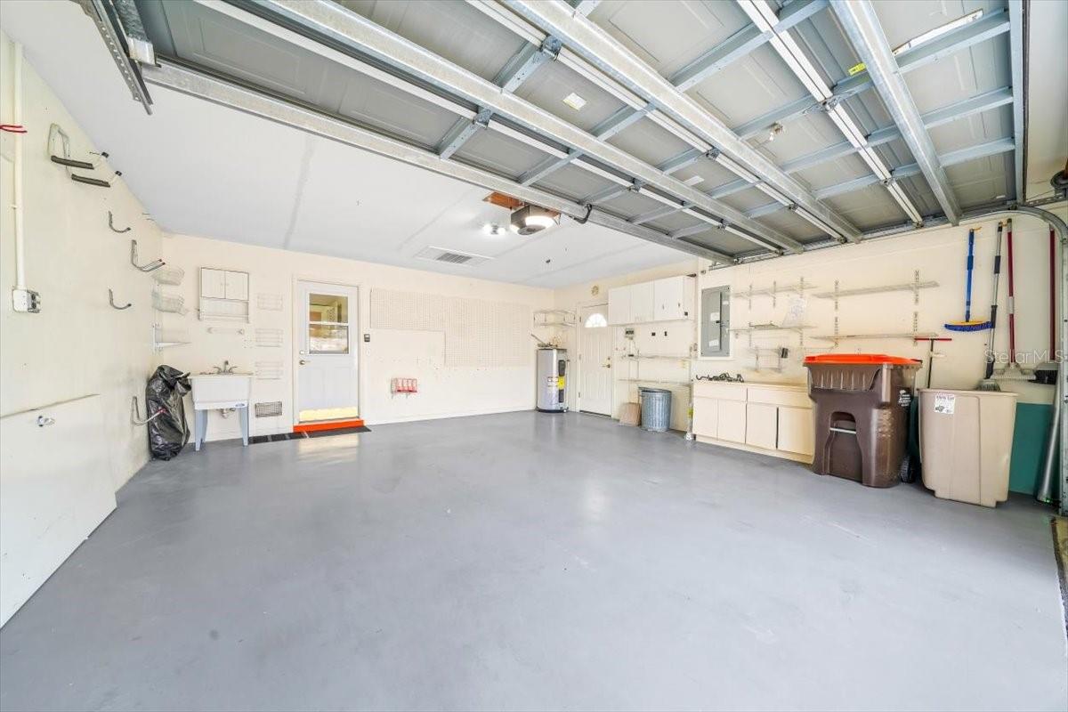 Image 22 of 54 For 6145 100th Loop