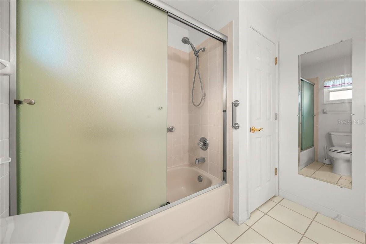 Image 27 of 54 For 6145 100th Loop