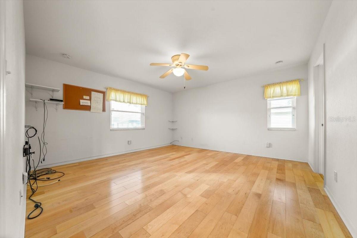 Image 31 of 54 For 6145 100th Loop