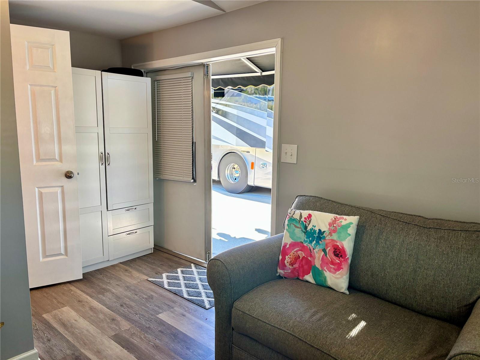 Image 17 of 100 For 10273 28th Loop