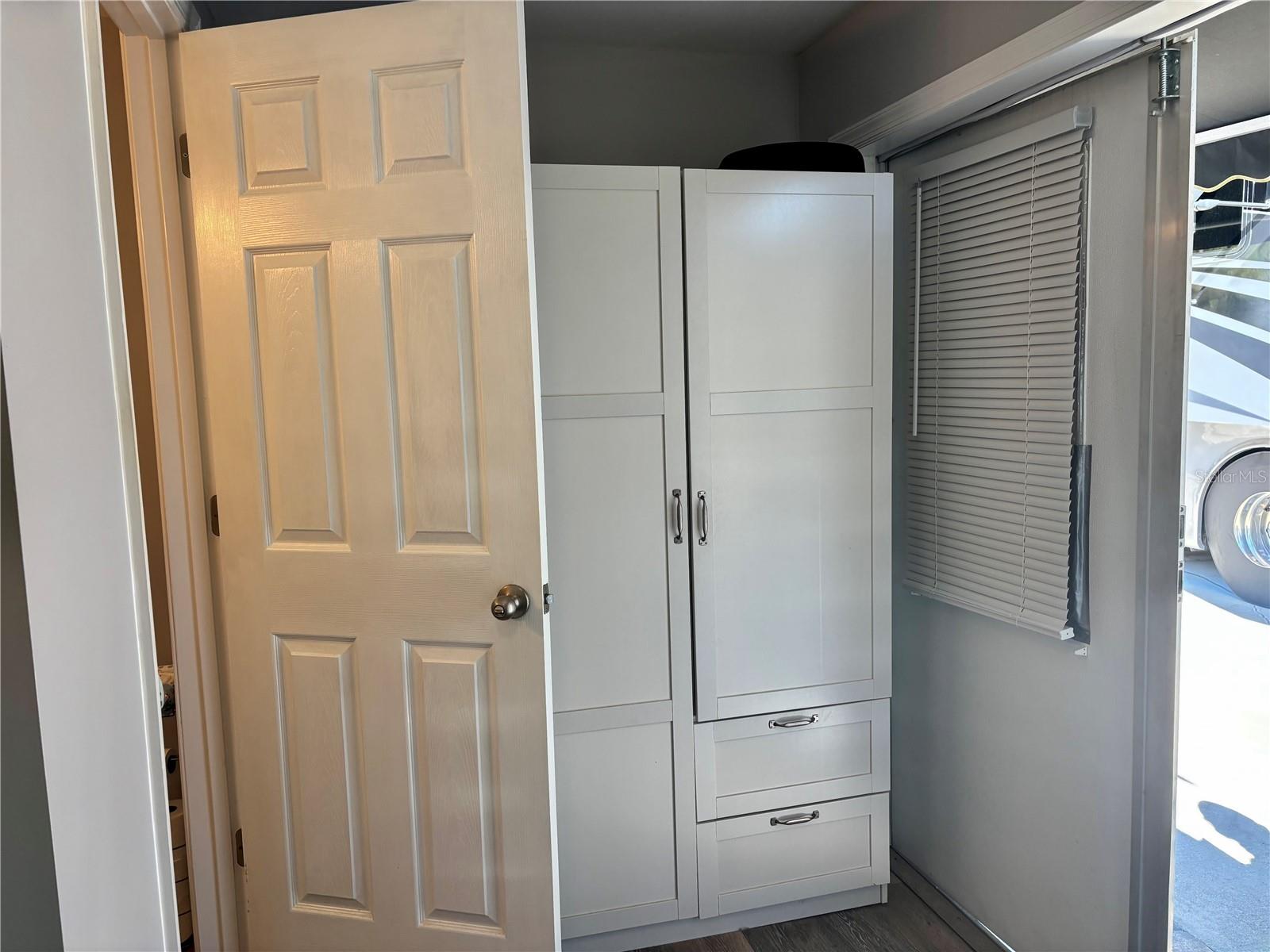 Image 18 of 100 For 10273 28th Loop