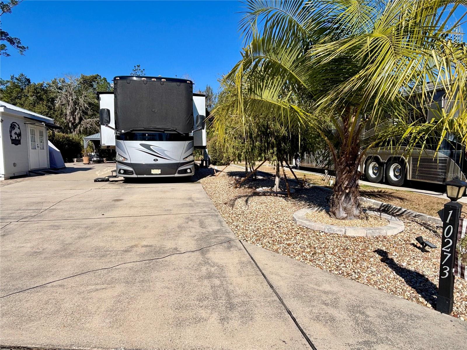 Image 4 of 100 For 10273 28th Loop