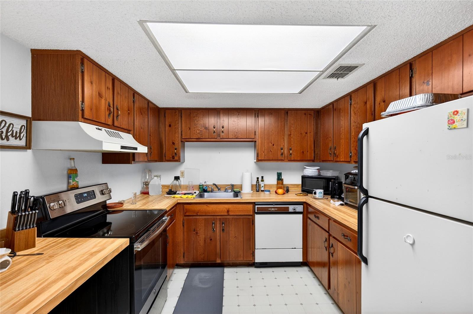 Image 12 of 28 For 550 Fairways Drive A