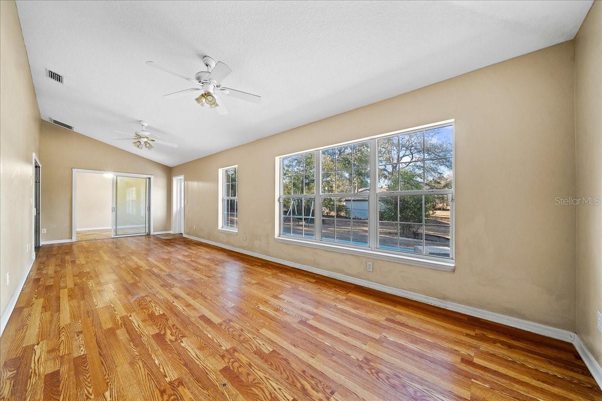 Image 43 of 74 For 10308 83rd Terrace