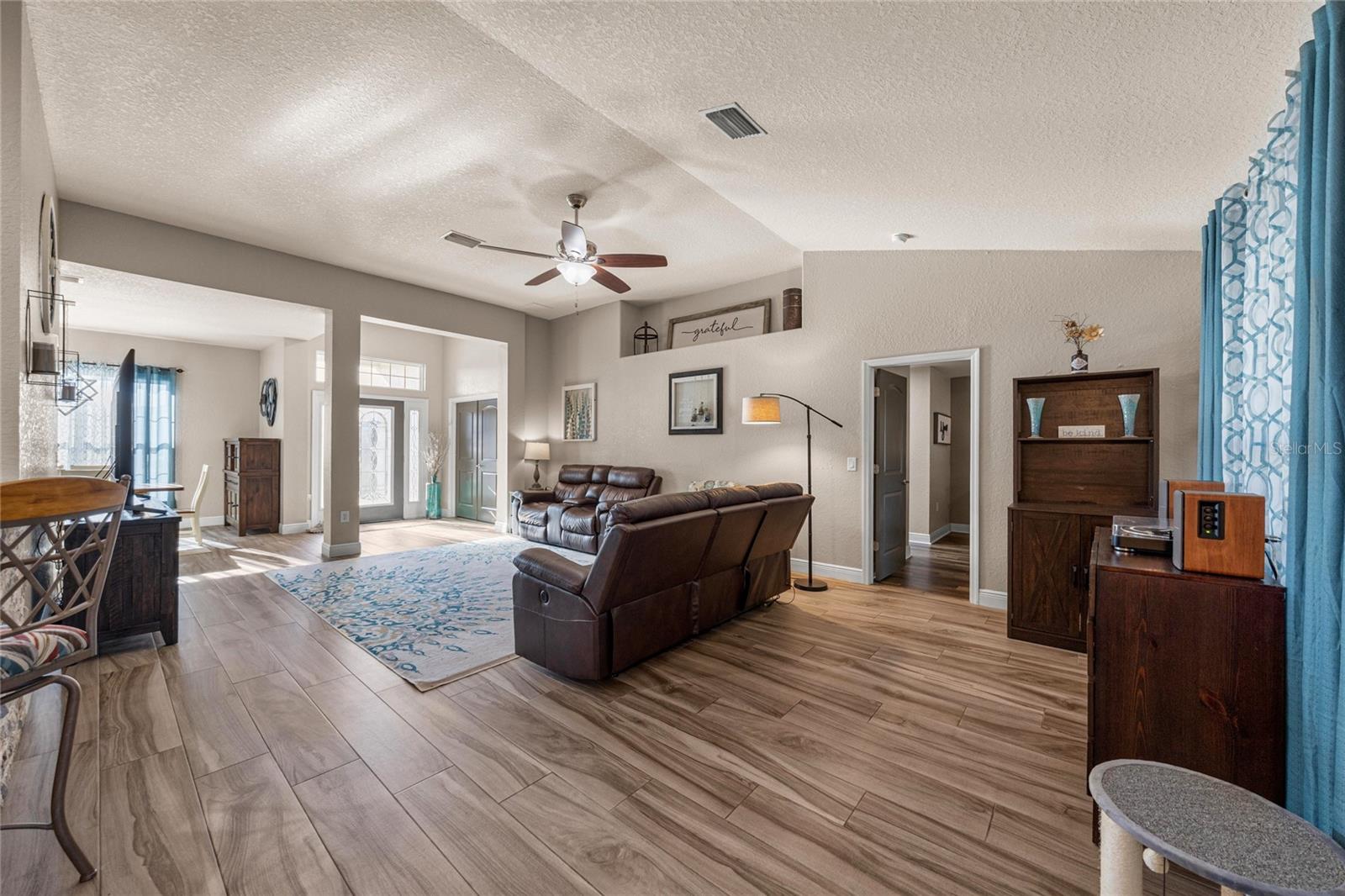 Image 16 of 48 For 9589 51st Circle