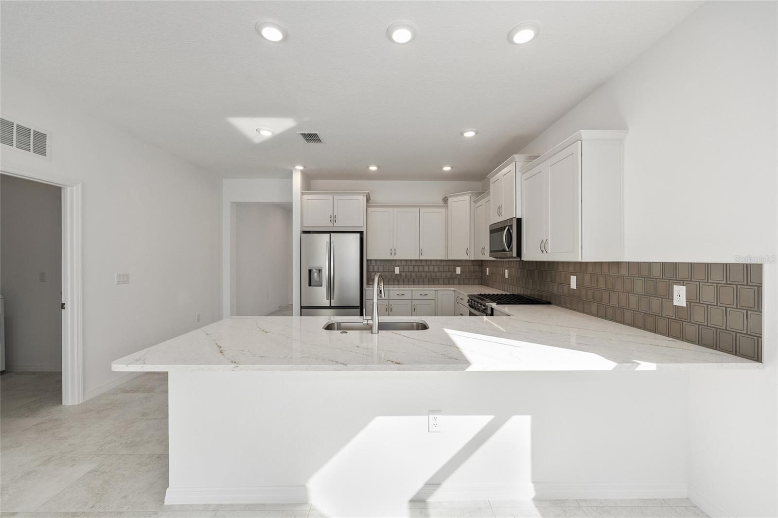 Image 15 of 46 For 5706 71st Avenue