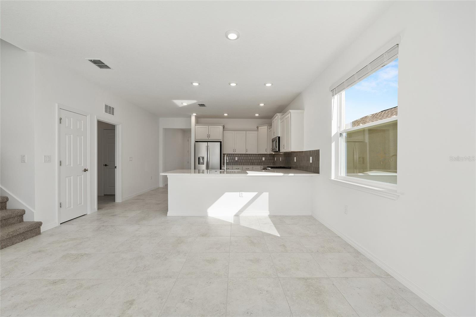 Image 18 of 46 For 5706 71st Avenue