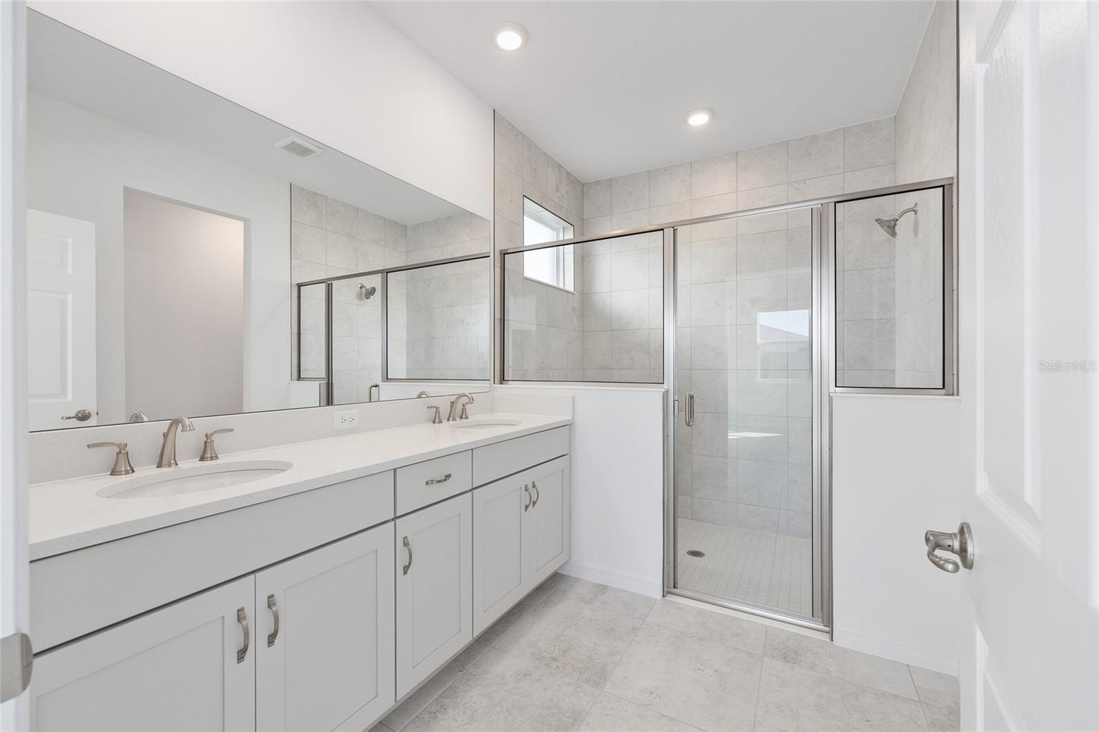 Image 26 of 46 For 5706 71st Avenue