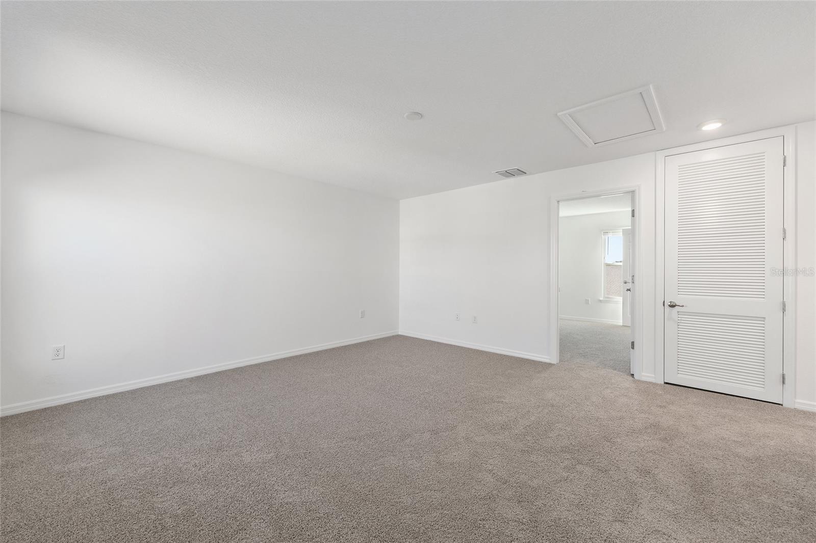 Image 32 of 46 For 5706 71st Avenue