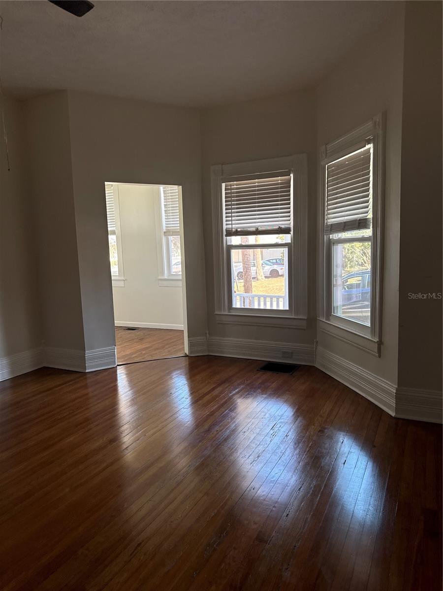 Image 4 of 7 For 32 9th Avenue 1b