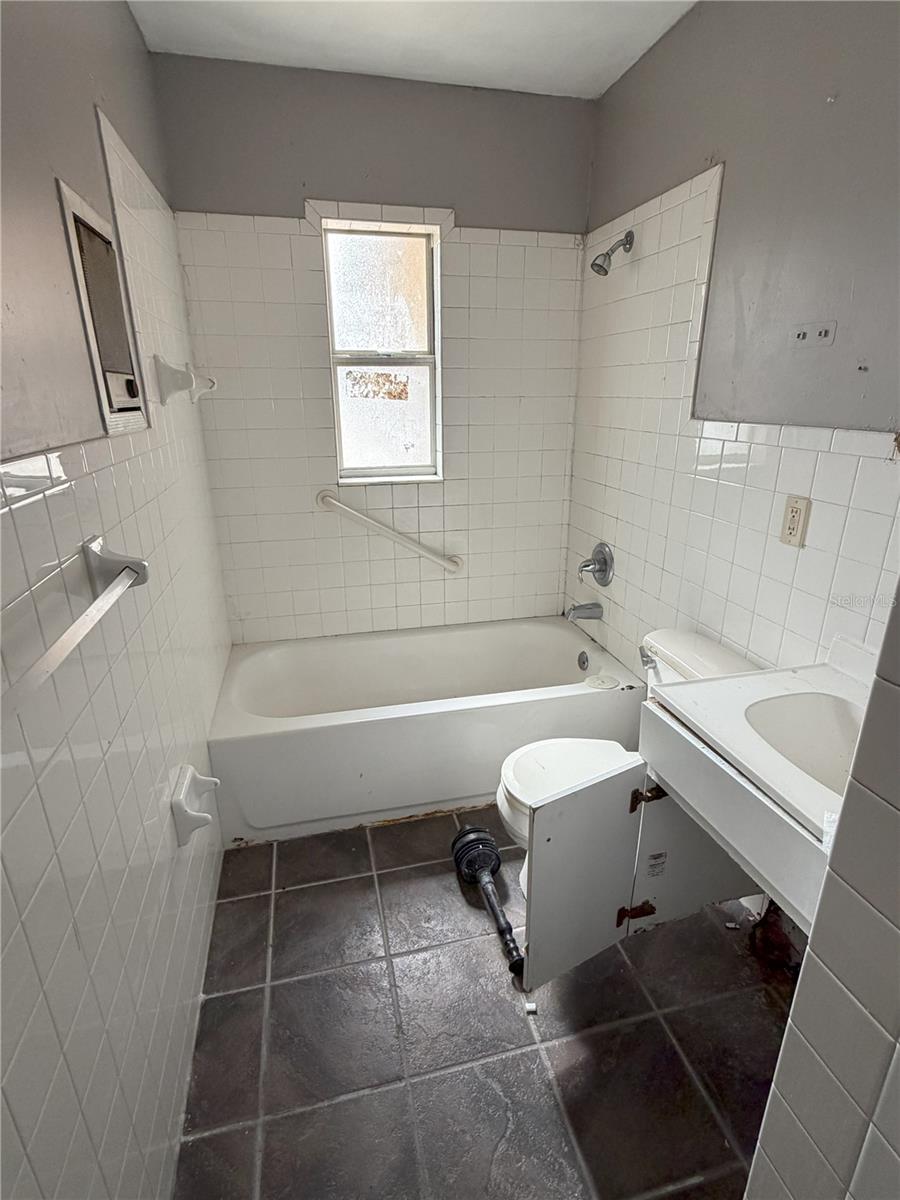 Image 4 of 8 For 1401 20th Avenue