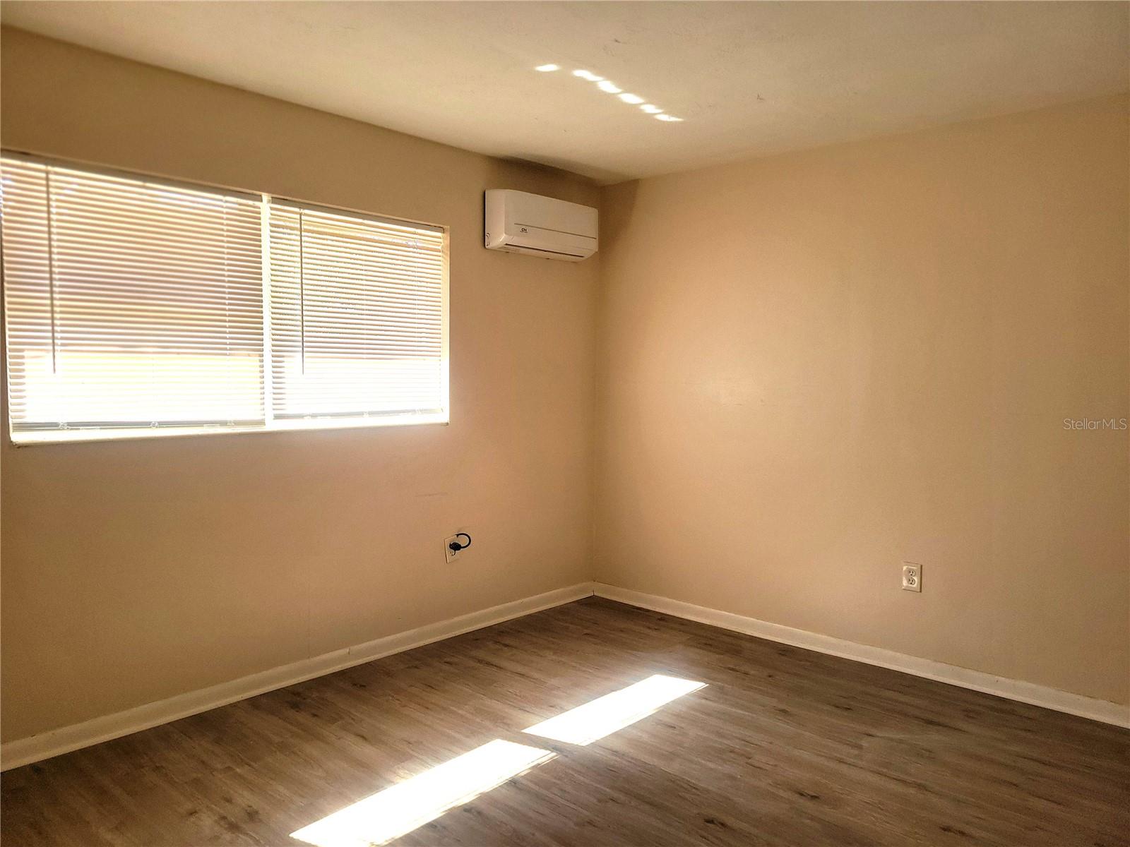 Image 8 of 16 For 1408 15th Place