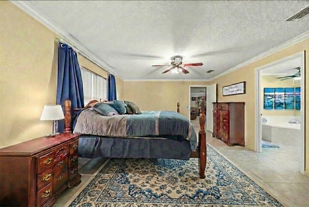 Image 10 of 30 For 118 Camelot Drive