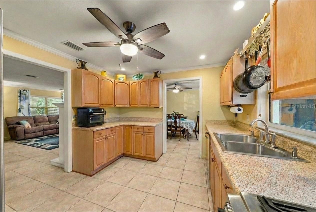 Image 5 of 30 For 118 Camelot Drive