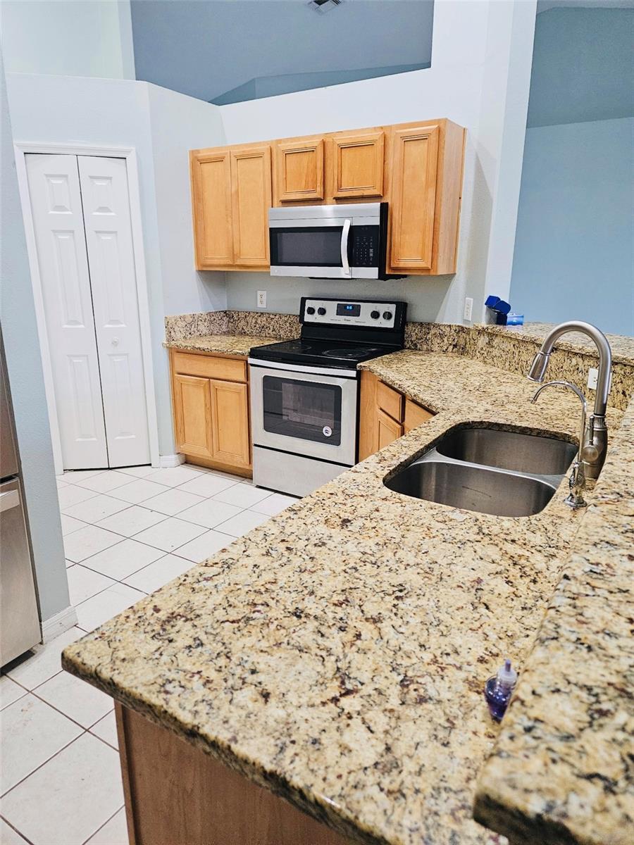 Image 2 of 14 For 39914 Sunbeam Way