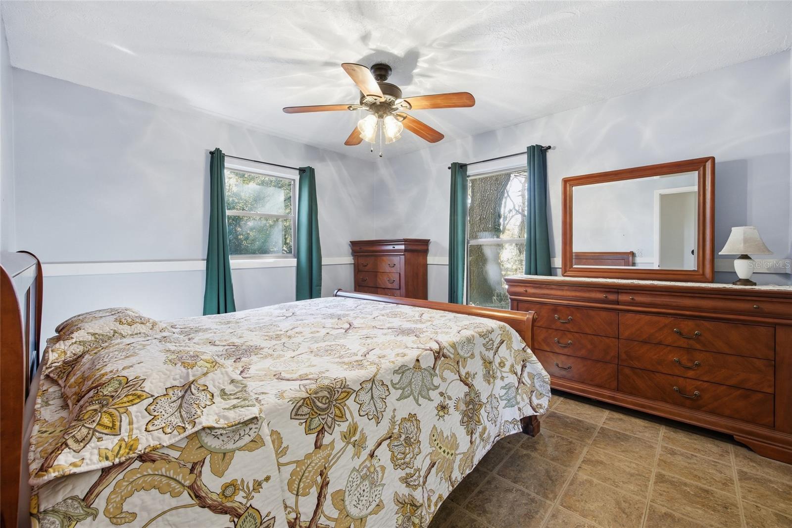 Image 11 of 41 For 16564 25th Lane