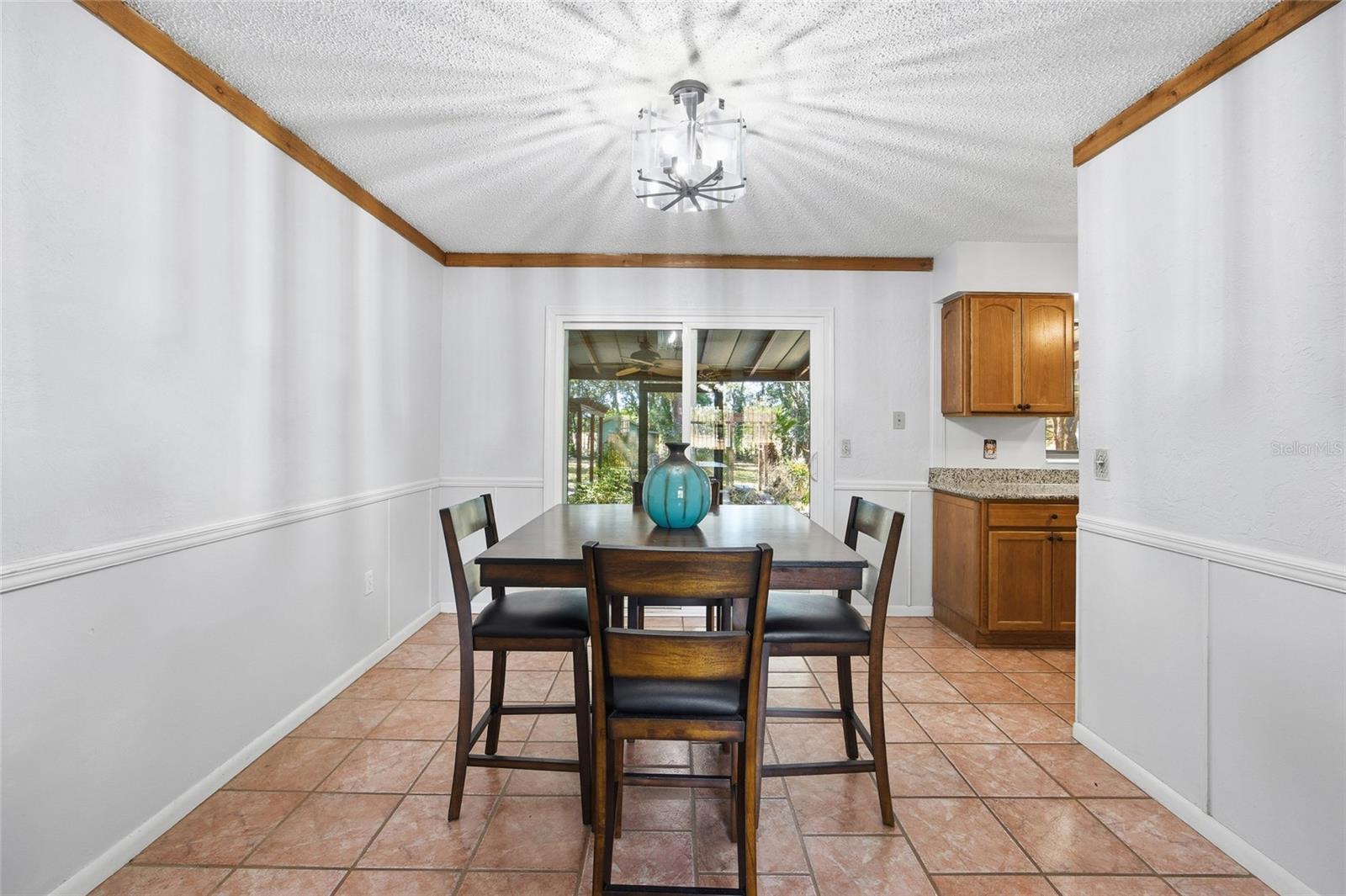 Image 14 of 41 For 16564 25th Lane