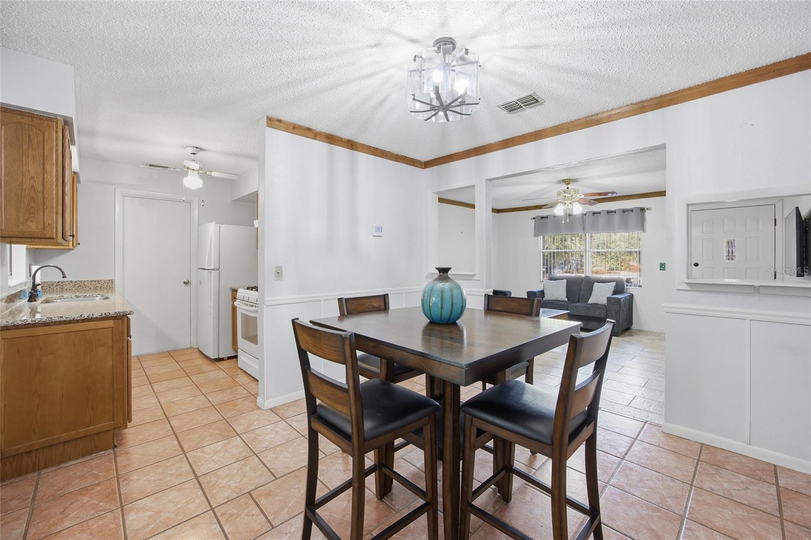 Image 15 of 41 For 16564 25th Lane